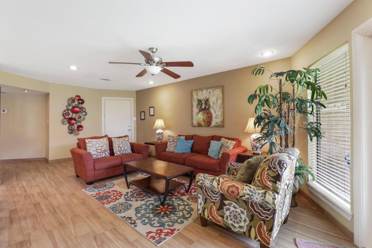 Ground Floor Beachfront Beauty! Steps To The Beach And Pool South Padre Island Extérieur photo