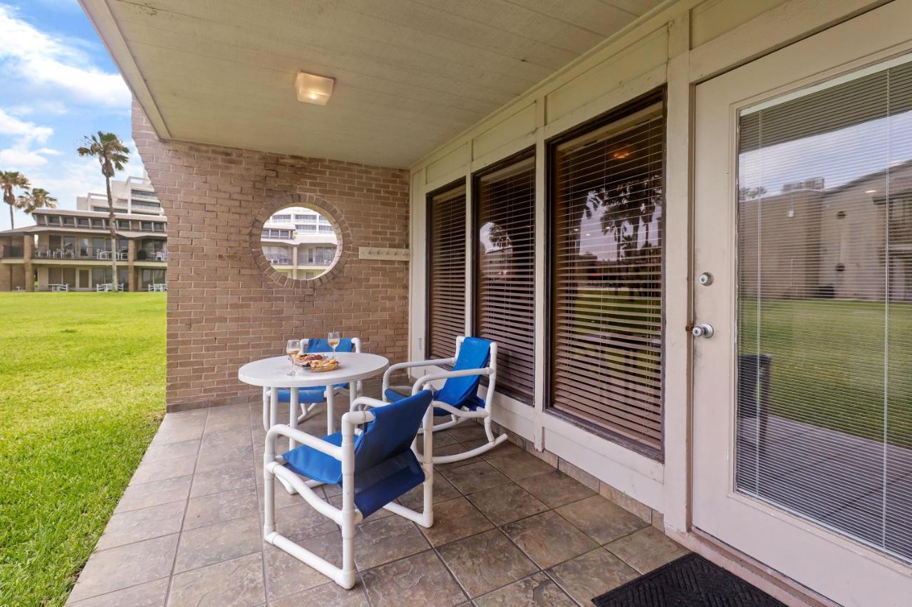 Ground Floor Beachfront Beauty! Steps To The Beach And Pool South Padre Island Extérieur photo