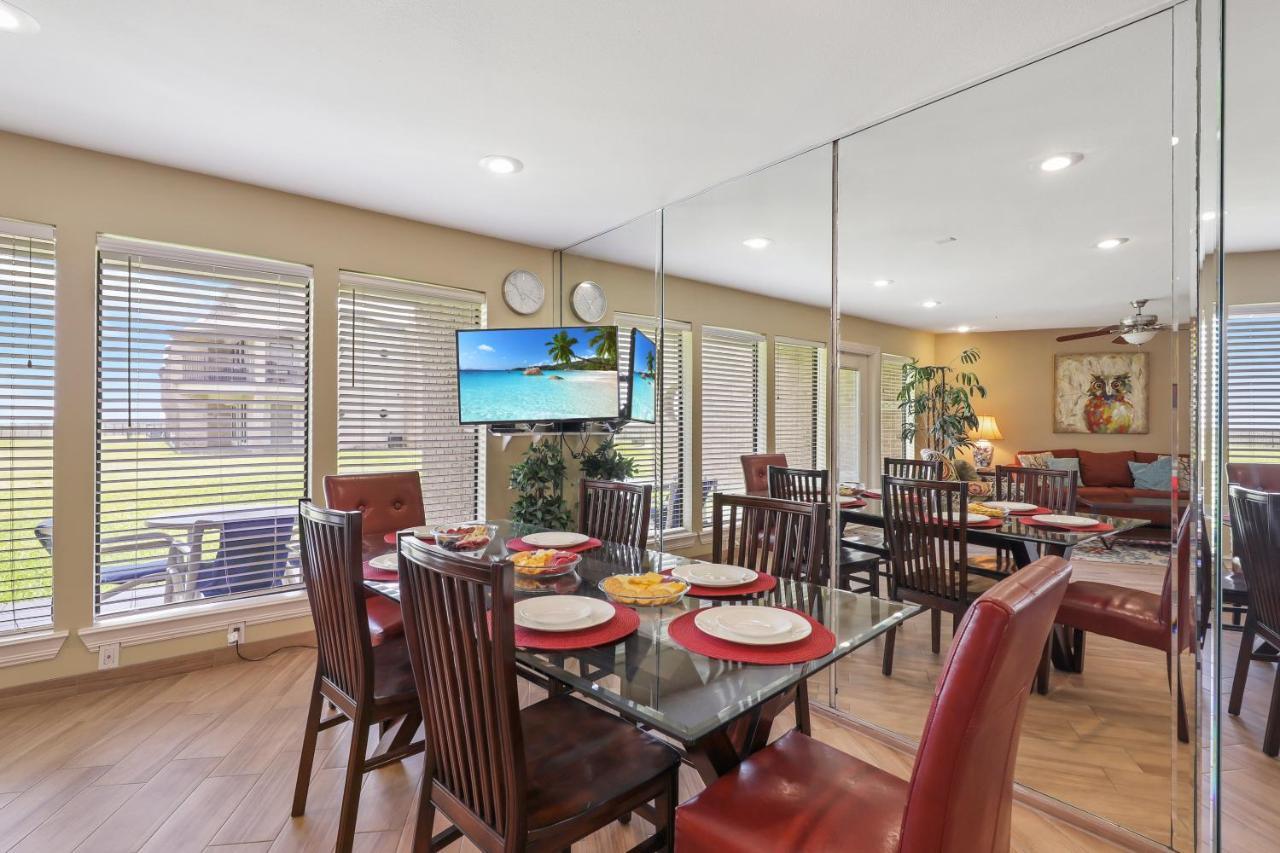 Ground Floor Beachfront Beauty! Steps To The Beach And Pool South Padre Island Extérieur photo