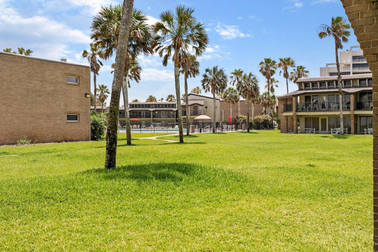 Ground Floor Beachfront Beauty! Steps To The Beach And Pool South Padre Island Extérieur photo